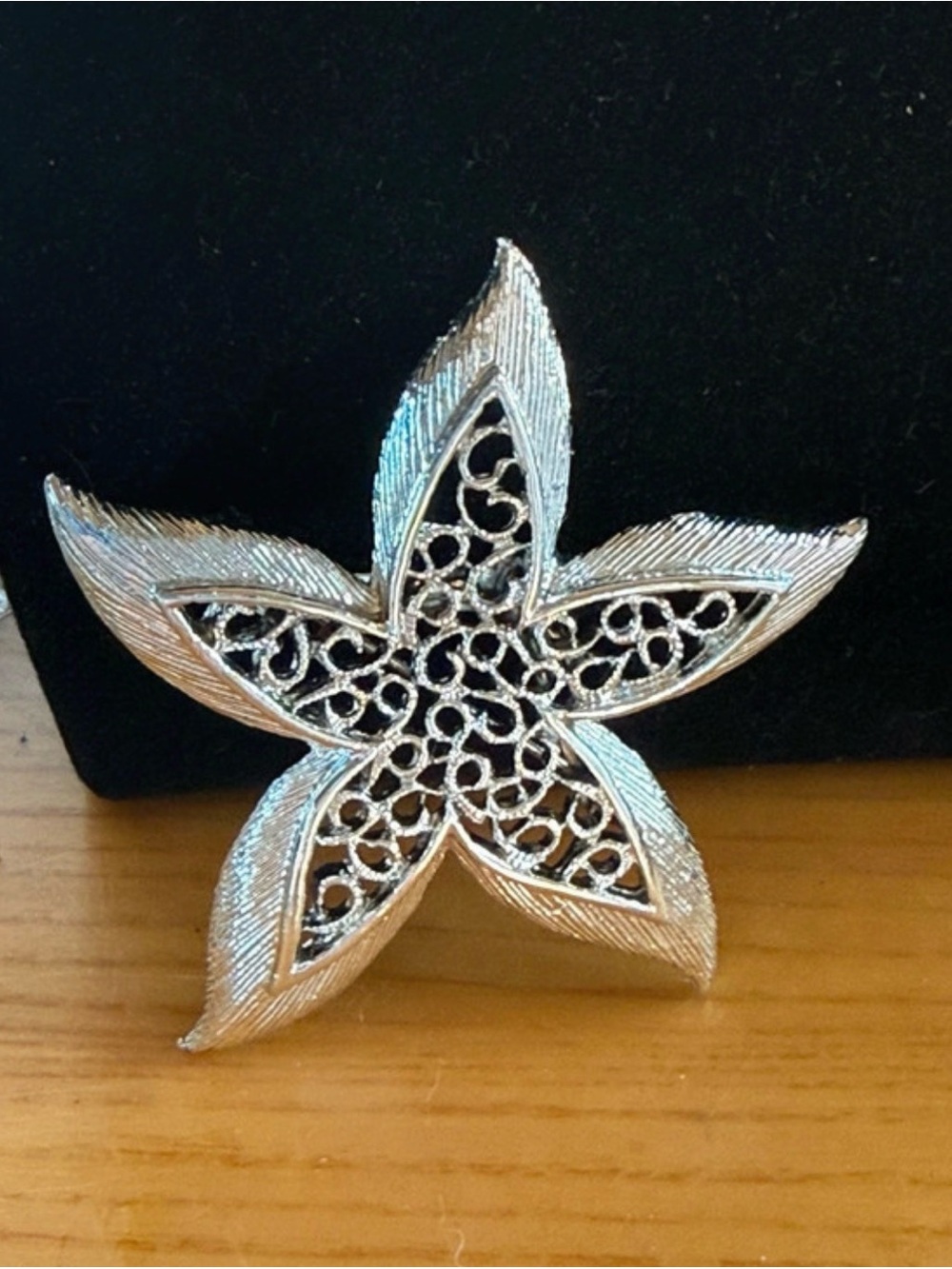 Silver Starfish Filigree Brooch - Elegant Women's Jewelry